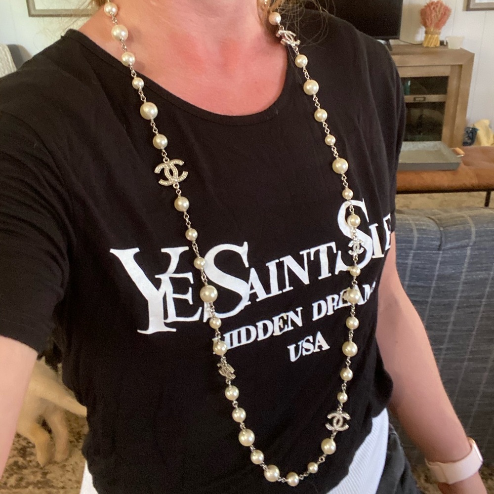 Chanel Pearl Necklace authentic